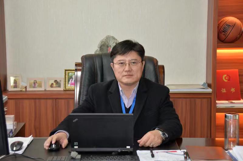 山东省侨联史伟生活照