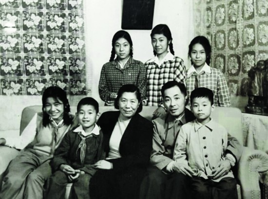 叶飞全家合影.jpg