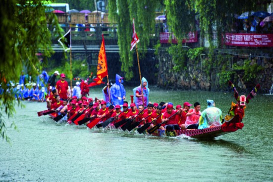 赛龙舟 摄影 柯荣臻.jpg
