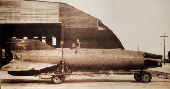 1943年秋,美国白沙试验基地,察考德国火箭V-2.jpg