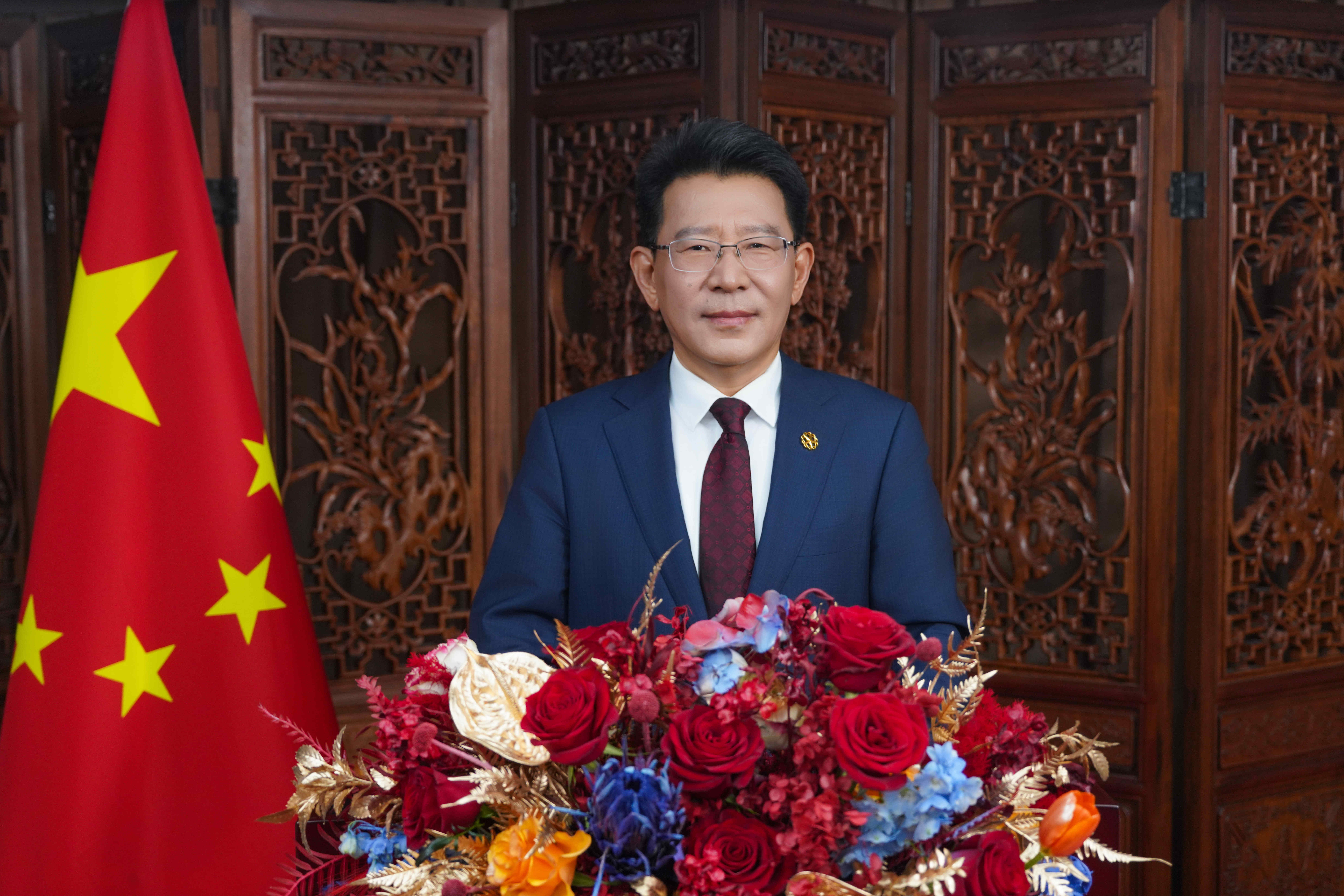 党组书记、主席王灵桂